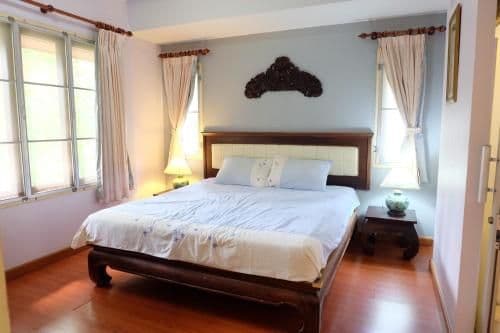 Villa with Garden View