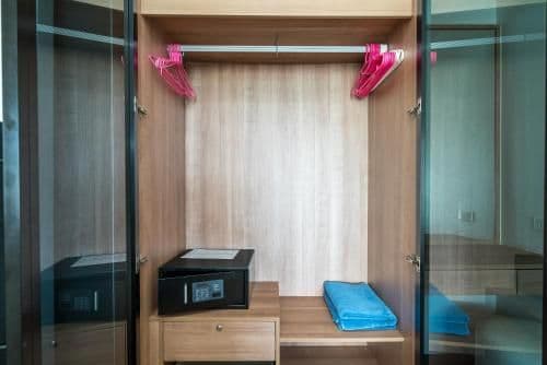 Apartment with Shower