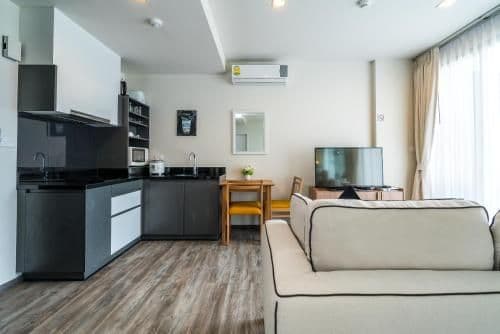 Apartment with Shower