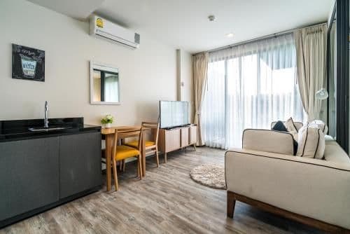 Apartment with Shower