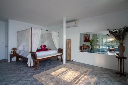 3 Bedroom Villa right on Ao Yon beach
