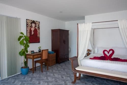 3 Bedroom Villa right on Ao Yon beach