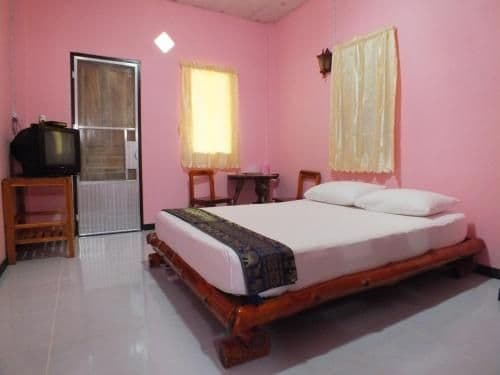 Standard Queen Room