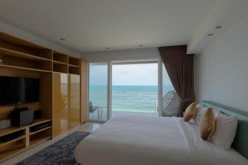 Villa - Beach Front