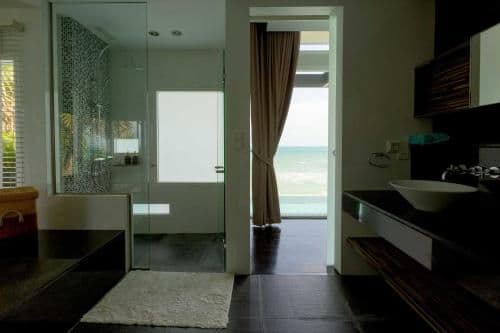 Villa - Beach Front