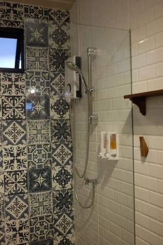 Queen Room with Shared Bathroom