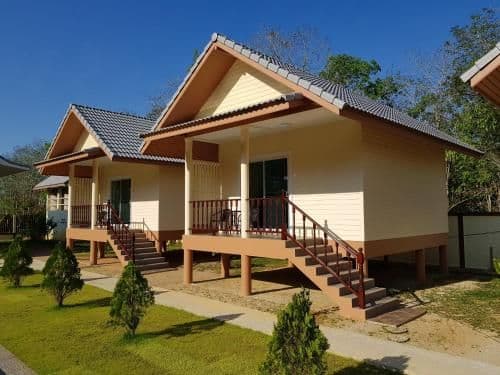 Bungalow with Patio