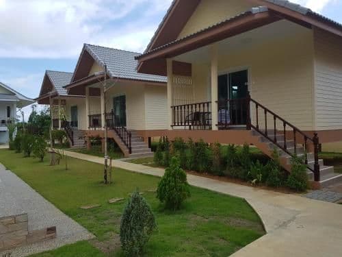 Bungalow with Patio