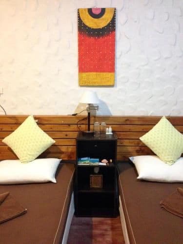Deluxe Twin Room with Air Con and Private Bathroom