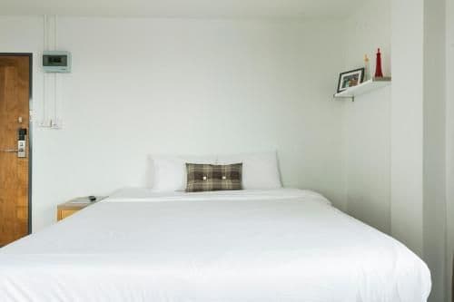 Standard Double Room with Shared Bathroom