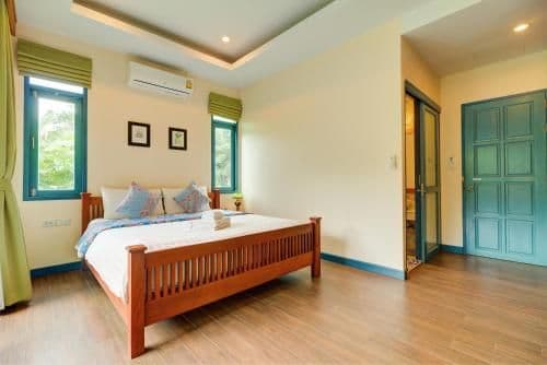 Studio with Balcony