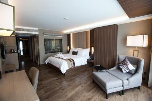 Deluxe Double Bed