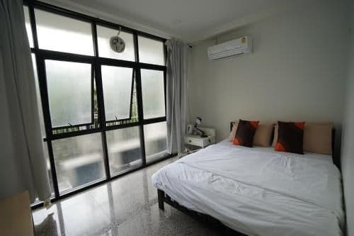 Standard Double Room with Shared Bathroom