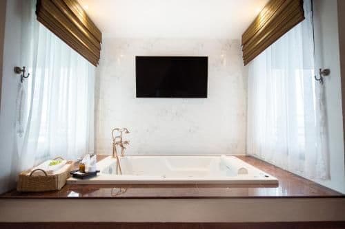 Royal Suite with Jacuzzi