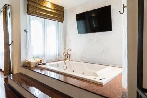 Royal Suite with Jacuzzi
