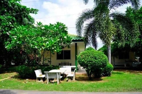 One-Bedroom Bungalow
