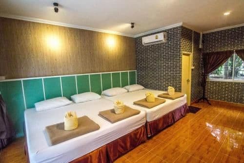 Quadruple Room with Private Bathroom