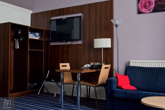 SUITE CAPACITY 2