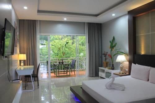 Studio with Garden View