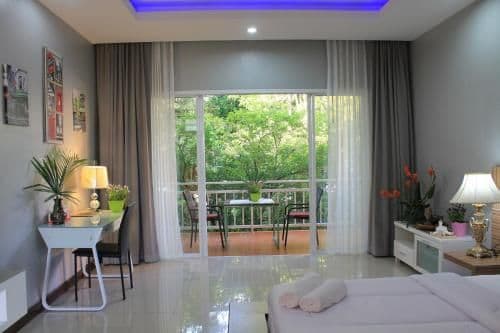 Studio with Garden View
