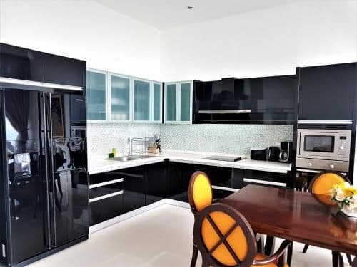 Four-Bedroom Penthouse with Sea View