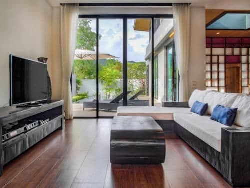 Villa with Garden View