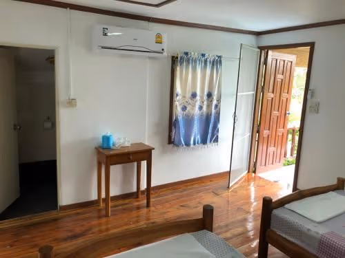 Apartment with Garden View