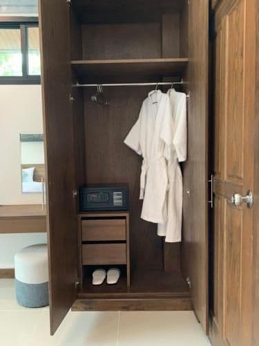 Deluxe Double or Twin Room with Pool Access