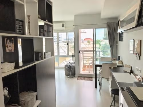 Studio Apartment