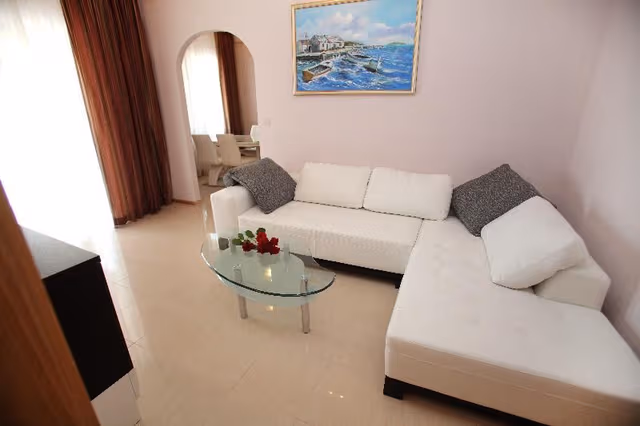 APARTMENT TWO BEDROOMS WITH TERRACE