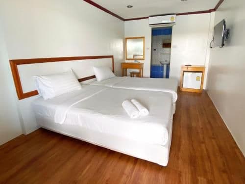 Twin Room with Private Bathroom