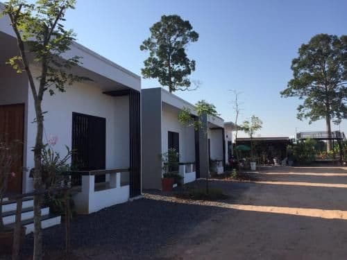 Bungalow with Garden View