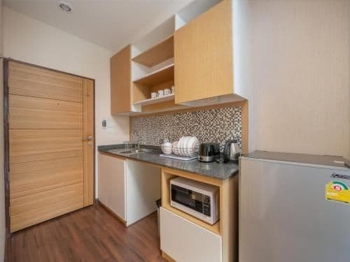 Studio Apartment with Sea View