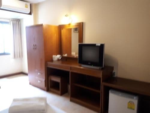 Queen Room with Shared Bathroom