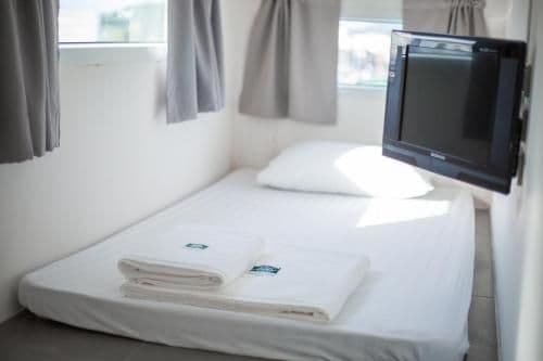 Single Capsule Bed with Window