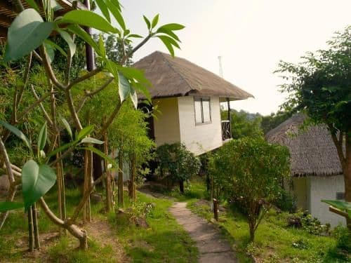 Exclusive Fan Bungalow with Sea View (2 adults)