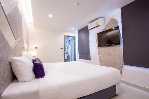 Deluxe Double or Twin Room with City View