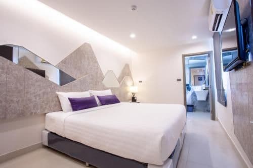 Deluxe Double or Twin Room with City View
