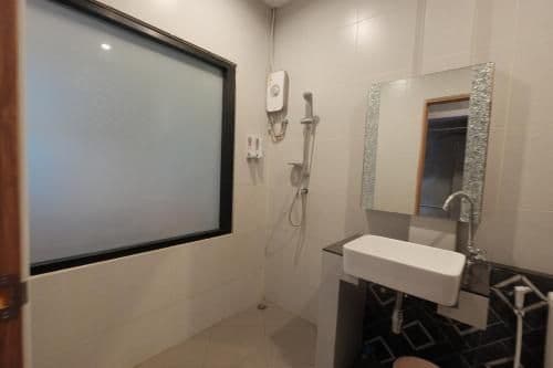 Twin Room with Private Bathroom