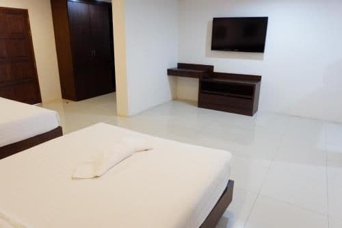 Deluxe King Suite