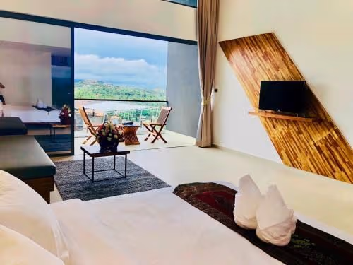 Deluxe Double Room with Balcony