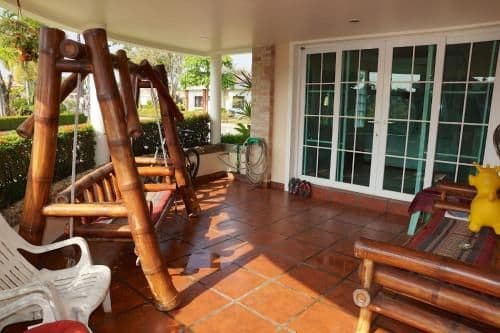 Villa with Garden View