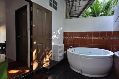 Suite with Whirlpool