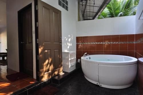 Suite with Whirlpool