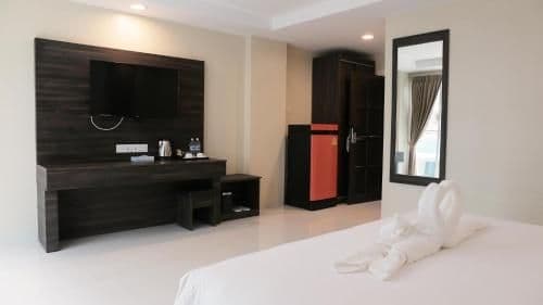 Deluxe King Room