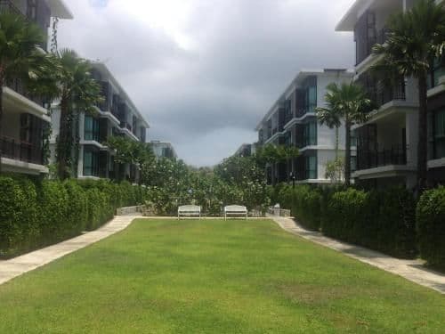 Apartment with Pool View 