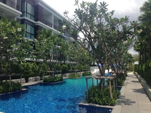 Apartment with Pool View 