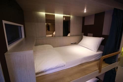 Deluxe Private Female Dormitory Room - 8 Adults