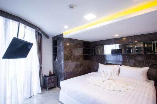 Deluxe King Room
