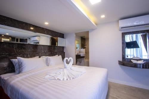 Deluxe King Room